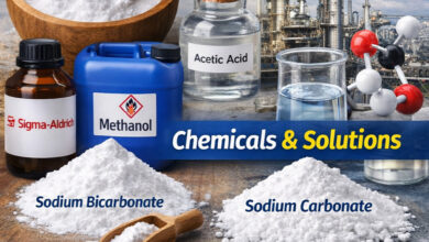 مواد شیمیایی پایه صنعتی شامل متانول، اسید استیک، کربنات سدیم و بی‌کربنات سدیم در محیط صنعتی